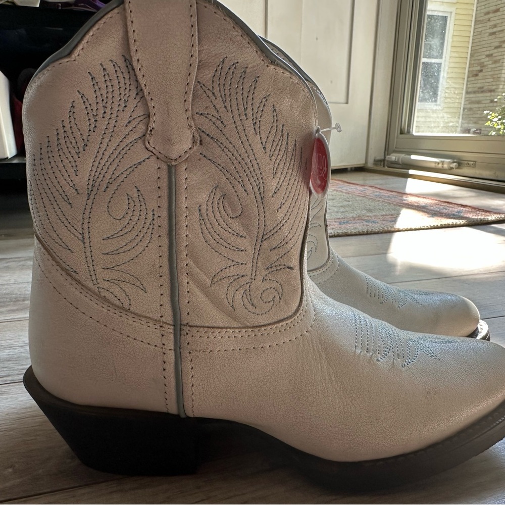 LAREDO WOMEN'S ROXY WESTERN BOOTIES - ROUND TOE